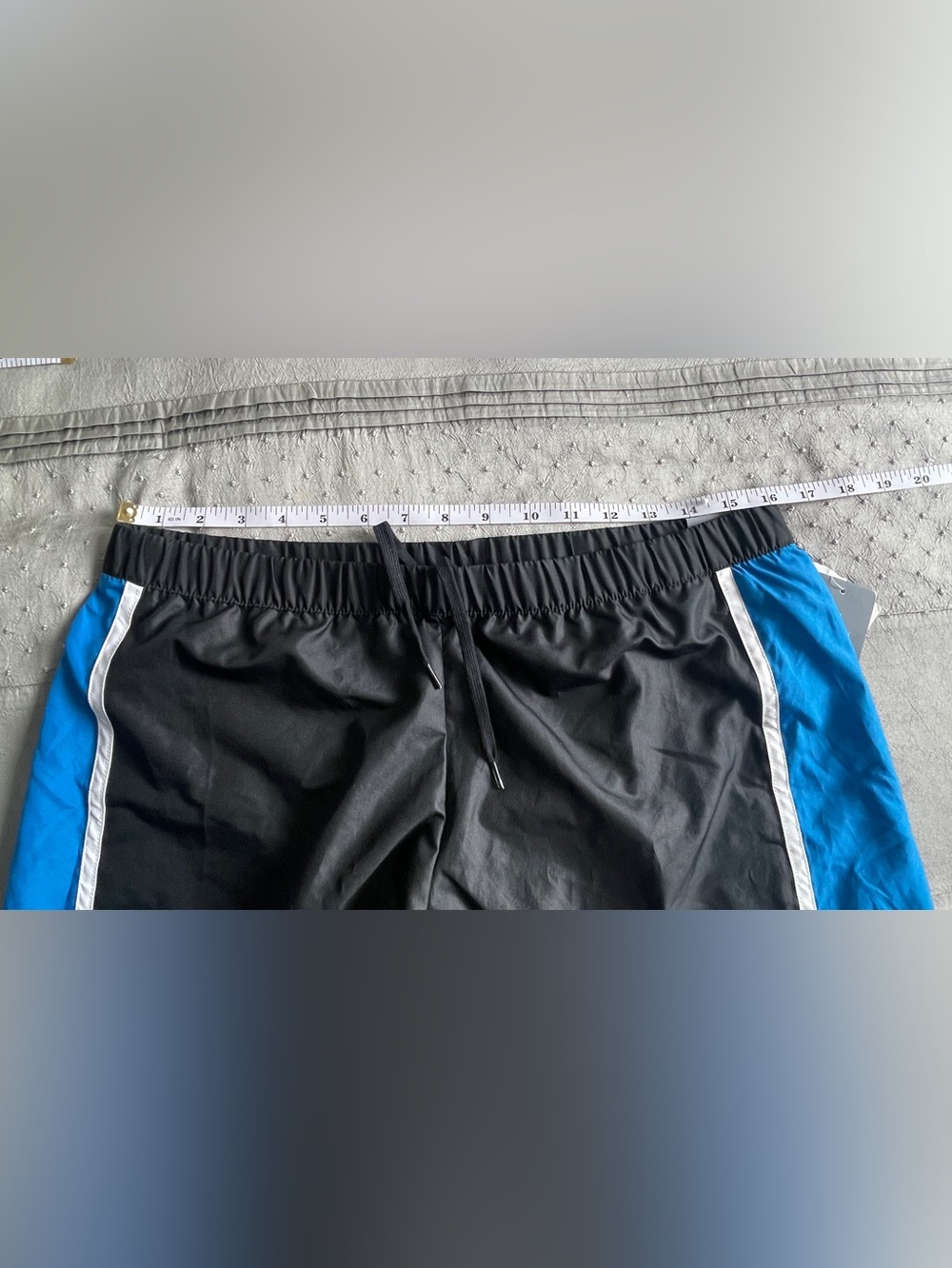 Adidas Black Women's Performance Training Shorts size M - Picture 9 of 9